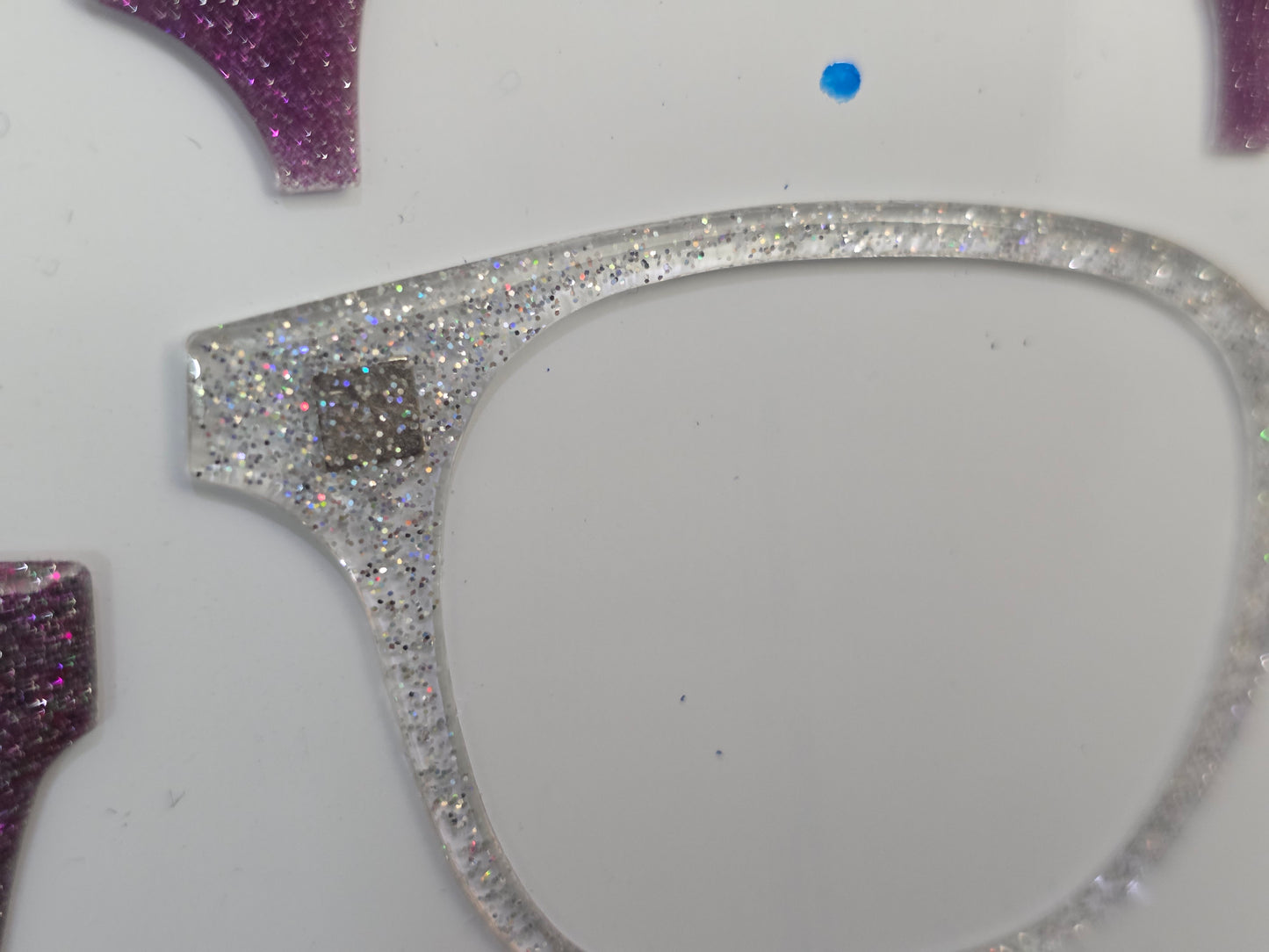Opie - snowglobe glitter 1, holo silver - READY TO SHIP